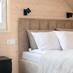 Tropicana Gold Lodge