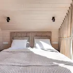 Tropicana Gold Lodge Bobolin